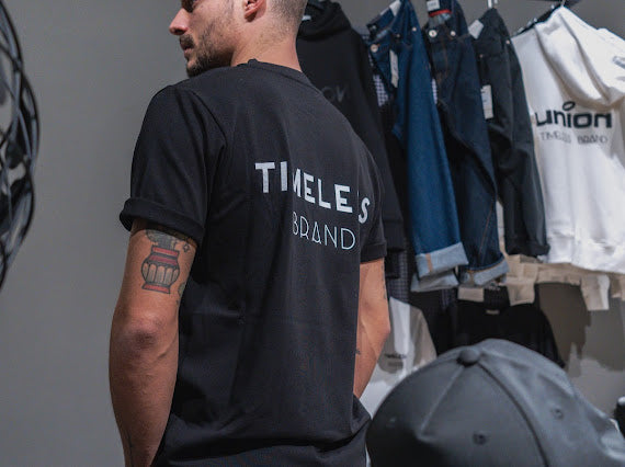 T-SHIRT TIMELESS BRAND NERA