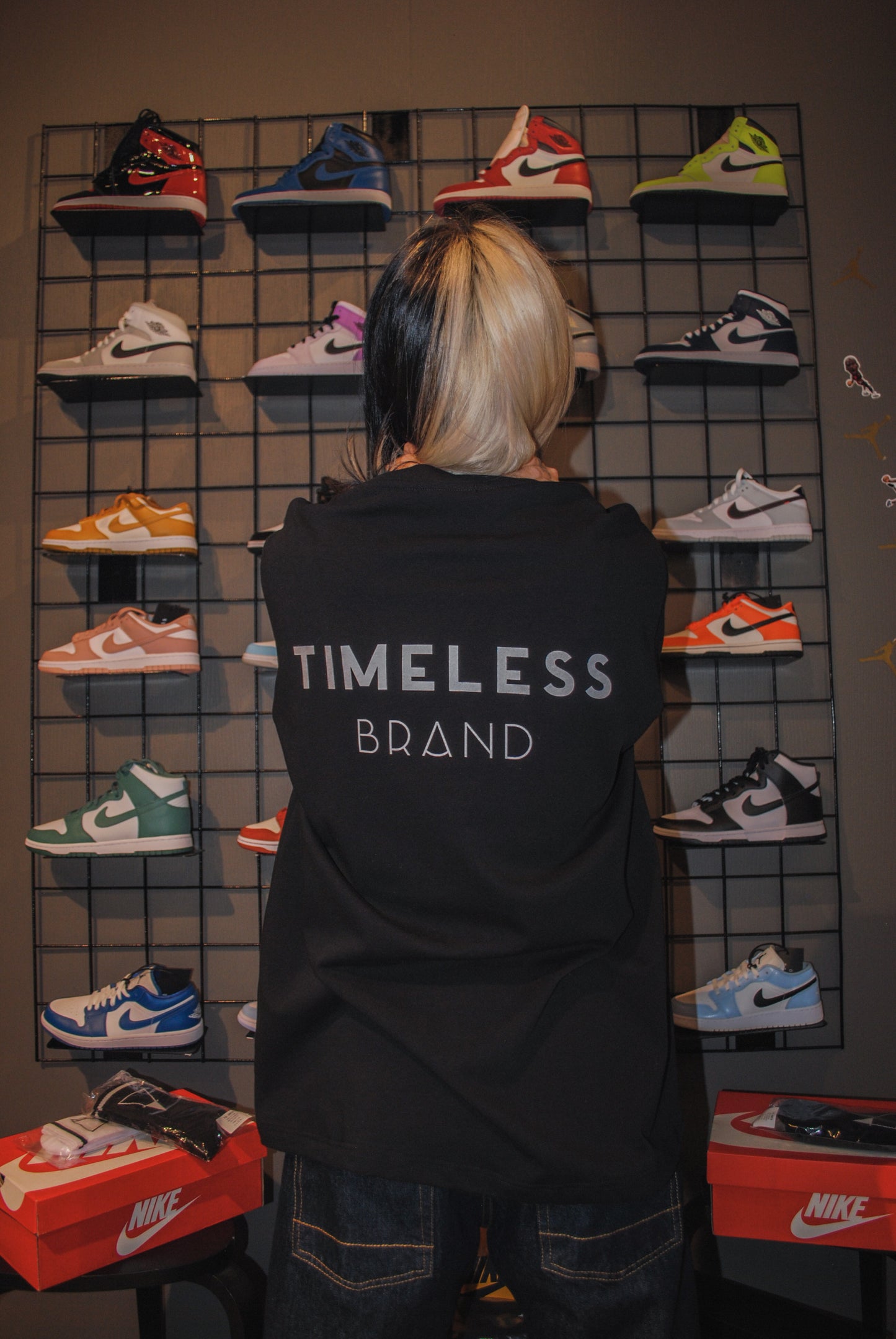 T-SHIRT TIMELESS BRAND NERA